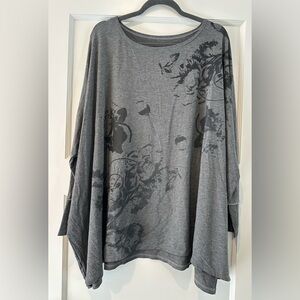 Blue Fish Mariposa SquareTop Floral Winds in Silver - NWT!